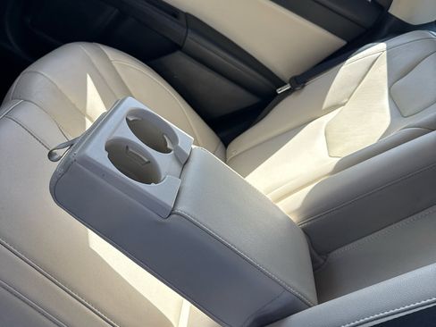 Used 2018 Ford Fusion Titanium image 25