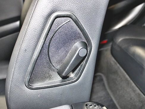 Used 2010 Mercedes-Benz C 300 C 300 Sport Sedan 4D image 22