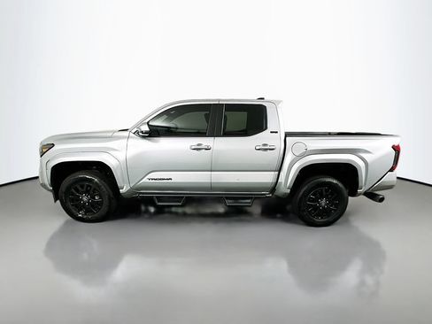 Certified 2025 Toyota Tacoma SR5 AWD/4WD image 8