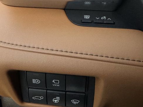 Used 2021 Toyota Highlander Platinum image 36