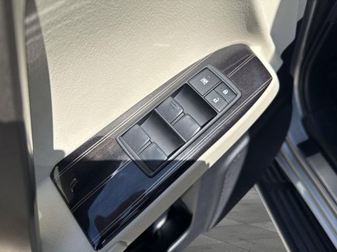 Certified 2020 Lexus GX 460 Premium w/ Premium Package image 2