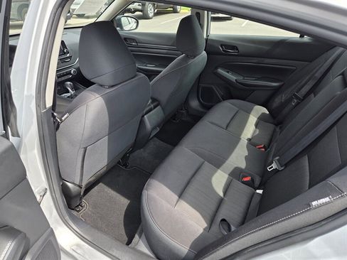 Used 2024 Nissan Altima 2.5 S FWD image 11