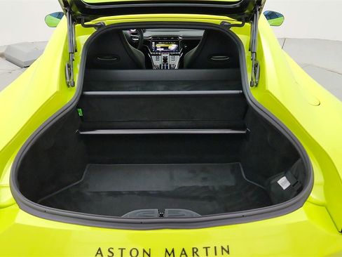 Used 2025 Aston Martin V8 Vantage Coupe image 20
