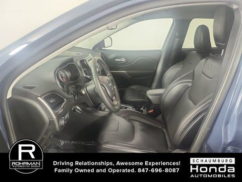 Used 2021 Jeep Cherokee Latitude Lux AWD/4WD image 4