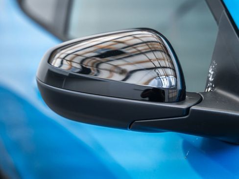 New 2026 Chevrolet Trax RS w/ Sunroof Package FWD image 16