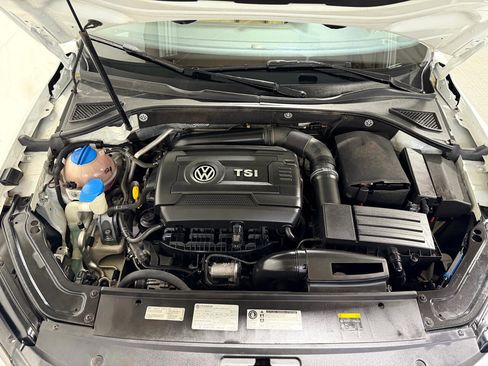 Used 2017 Volkswagen Passat 1.8T R-Line image 28