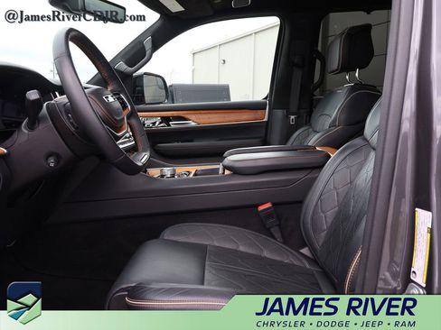 Used 2024 Jeep Grand Wagoneer L Series III AWD/4WD image 25