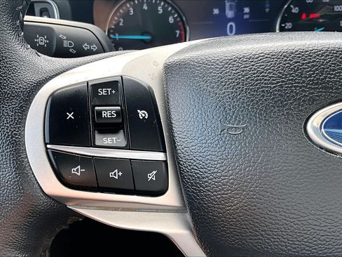 Certified 2023 Ford Explorer XLT w/ Equipment Group 202A AWD/4WD image 23