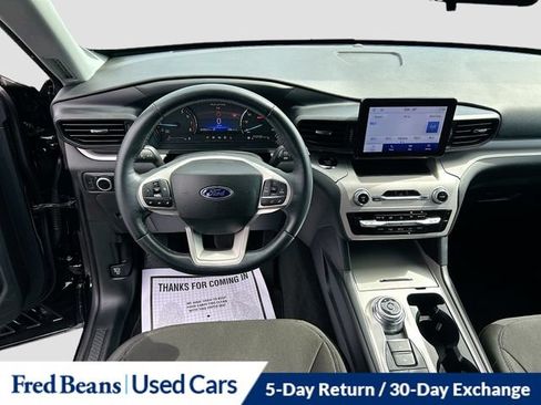 Used 2023 Ford Explorer XLT AWD/4WD image 27