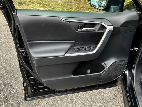 Certified 2022 Toyota RAV4 XLE image 20