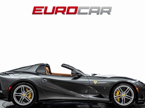 Used 2022 Ferrari 812 GTS image 7