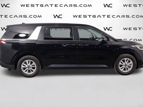 Used 2023 Kia Carnival LX FWD image 46