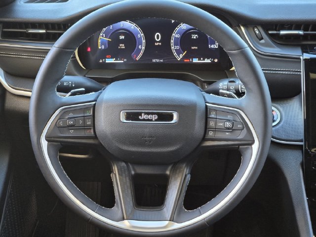 Used 2024 Jeep Grand Cherokee L Altitude AWD/4WD image 27