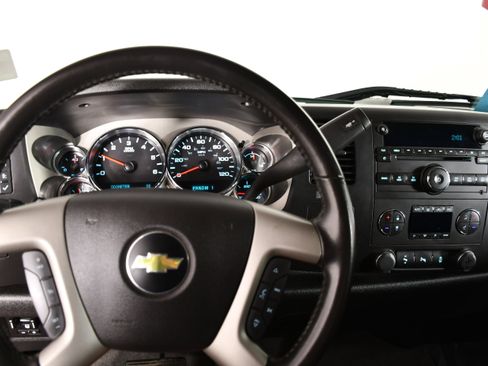 Used 2013 Chevrolet Silverado 2500 LT w/ Interior Plus Package AWD/4WD image 21