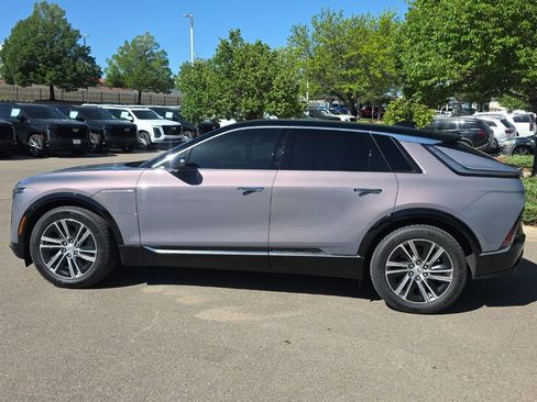 Used 2026 Cadillac Lyriq Premium Luxury AWD/4WD image 4