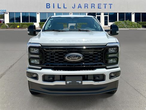 New 2026 Ford F250 4x4 Crew Cab Super Duty image 2