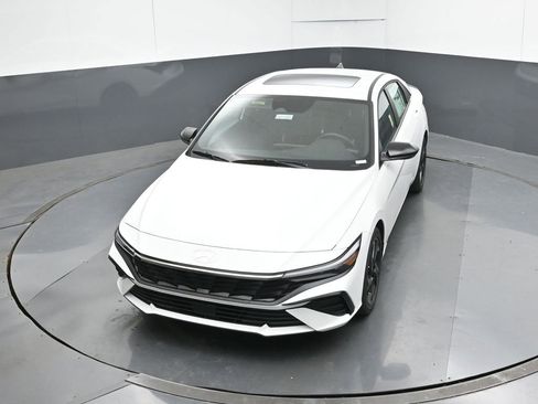 New 2026 Hyundai Elantra SEL Sport Premium FWD image 17