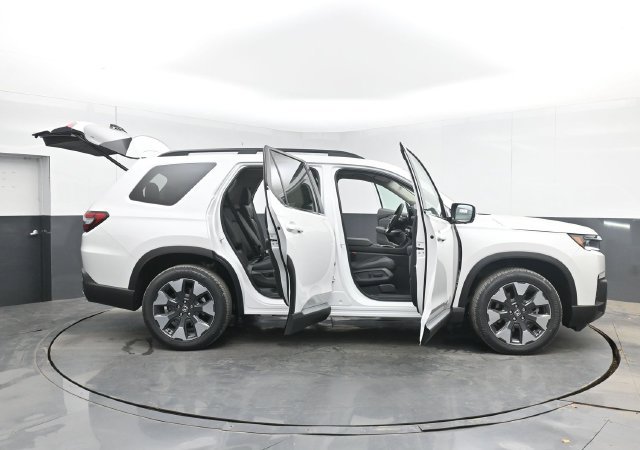 New 2026 Honda Pilot Touring image 56
