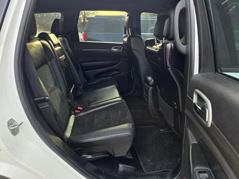 Used 2018 Jeep Grand Cherokee Altitude image 16