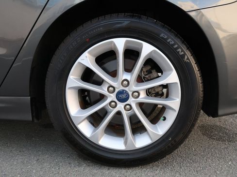 Used 2020 Ford Fusion SE image 42