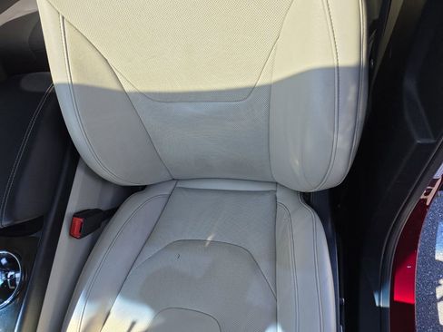 Used 2018 Ford Edge Titanium w/ Equipment Group 301A AWD/4WD image 11