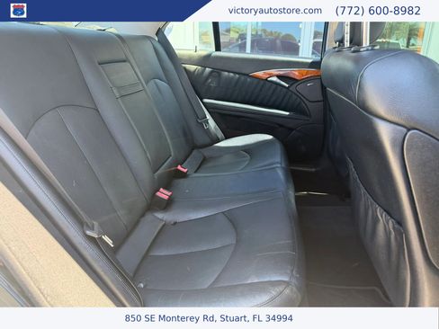 Used 2009 Mercedes-Benz E 320 BlueTEC Sedan image 4
