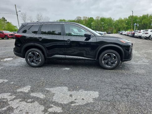 Used 2024 Nissan Rogue SV AWD/4WD image 4