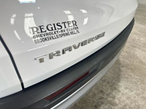 Used 2025 Chevrolet Traverse LT FWD image 12