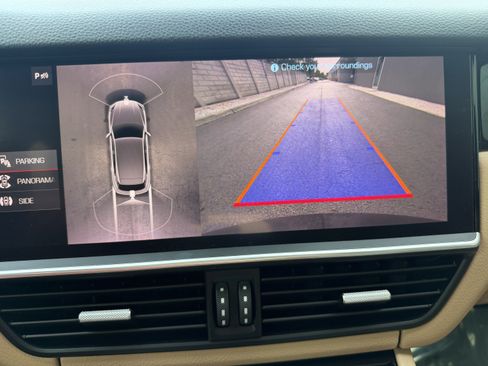 Certified 2021 Porsche Cayenne AWD/4WD image 29