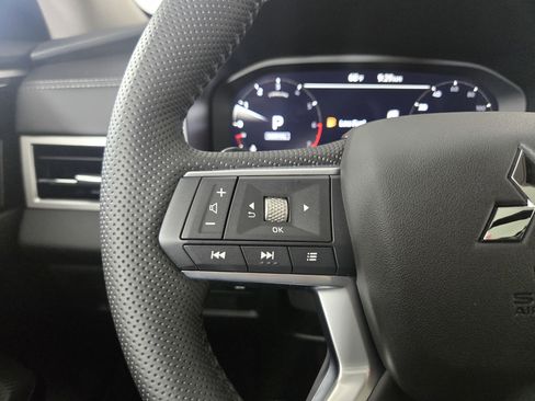 New 2026 Mitsubishi Outlander SE image 15