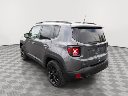 Used 2019 Jeep Renegade Altitude w/ UConnect 8.4 Nav Group AWD/4WD image 7