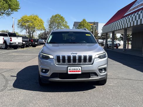 Used 2019 Jeep Cherokee Limited AWD/4WD image 2