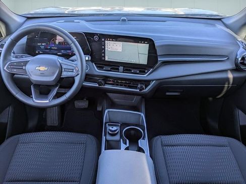 Used 2026 Chevrolet Equinox LT FWD image 19