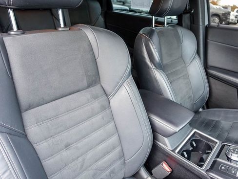 Used 2022 Mitsubishi Outlander SE image 12