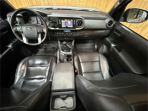 Used 2019 Toyota Tacoma TRD Off-Road w/ TRD Premium Off Road Package AWD/4WD image 23