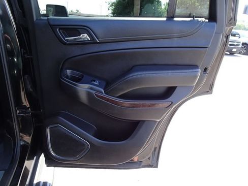 Used 2019 GMC Yukon SLT w/ Graphite Performance Edition RWD image 21