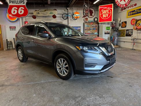 Used 2020 Nissan Rogue SV image 7