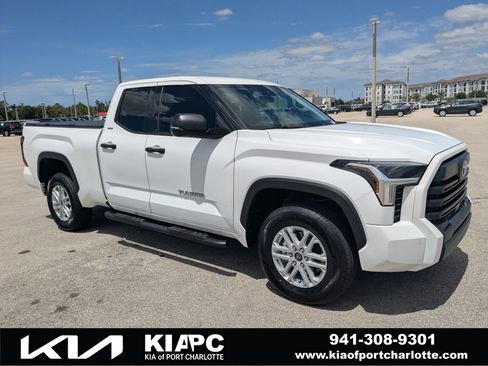 Used 2022 Toyota Tundra SR5 w/ SR5 Convenience Package image 1
