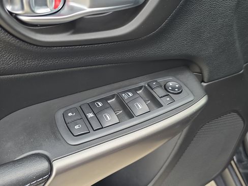 Used 2020 Jeep Cherokee Latitude image 21