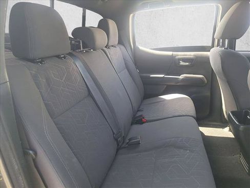 Used 2017 Toyota Tacoma TRD Off-Road RWD image 17