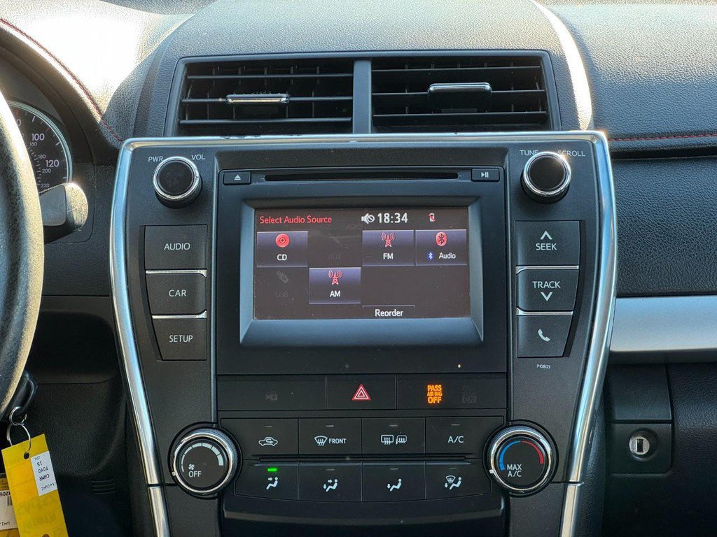 Used 2015 Toyota Camry SE FWD image 18