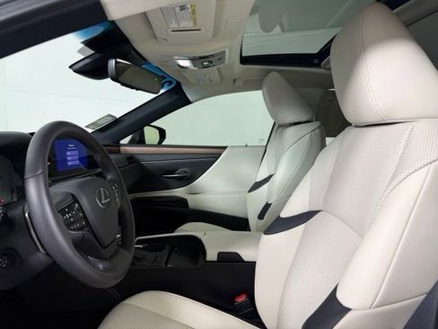 Used 2025 Lexus ES 350 w/ Premium Package FWD image 5