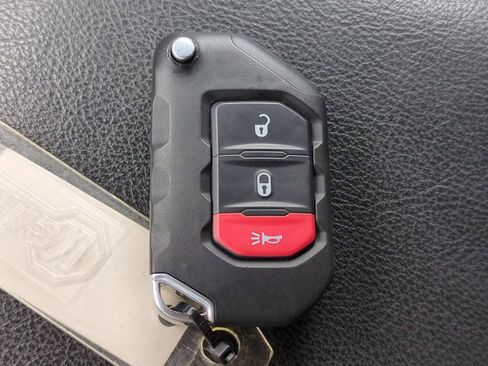 Used 2025 Jeep Wrangler Sport image 24