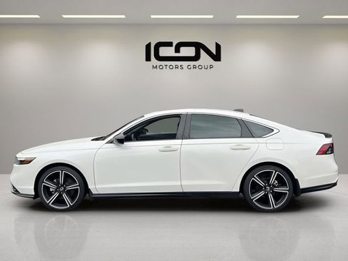 Used 2023 Honda Accord Sport image 2