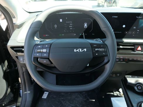New 2025 Kia EV6 Wind image 16