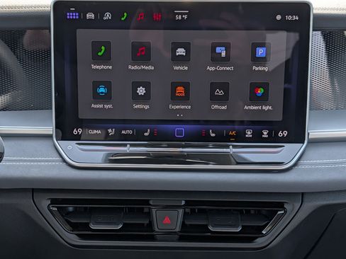 New 2026 Volkswagen Tiguan SE AWD/4WD image 10