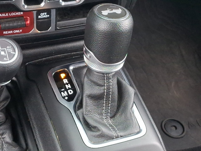 Used 2024 Jeep Wrangler Unlimited AWD/4WD image 11