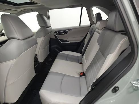 Used 2019 Toyota RAV4 XLE Premium w/ Cold Weather Package AWD/4WD image 30