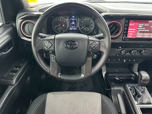 Used 2020 Toyota Tacoma TRD Sport image 14