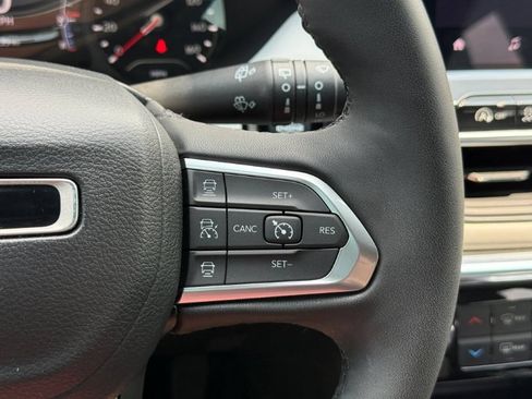 Used 2023 Jeep Compass Limited AWD/4WD image 31